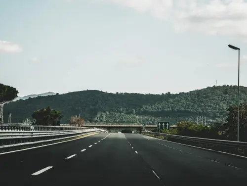 A33 Asti-Cuneo completa, aperte quattro corsie tra Cherasco e Alba Ovest