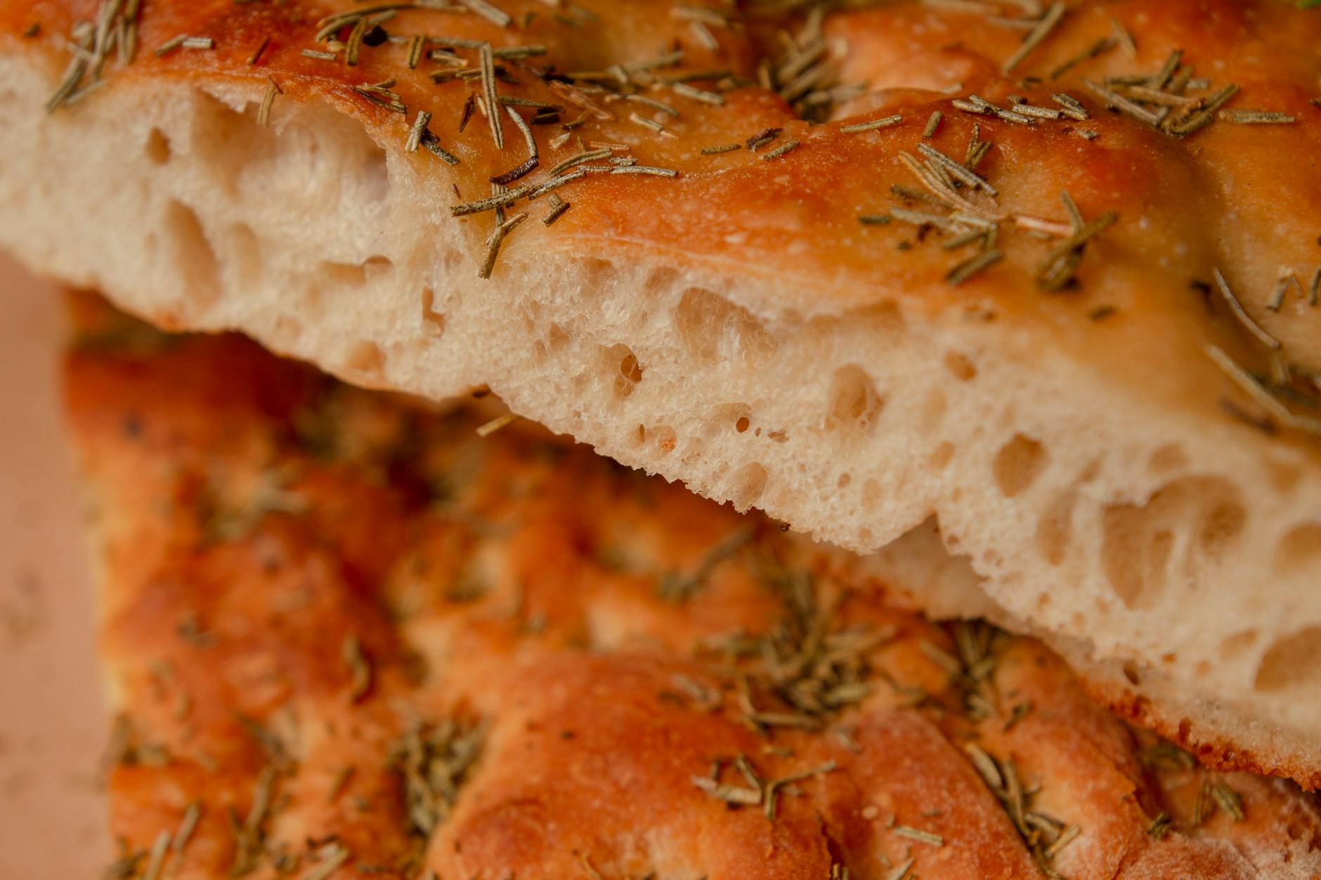 Focaccia genovese: ricetta autentica e trucchi per farla perfetta