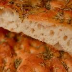 Focaccia genovese: ricetta autentica e trucchi per farla perfetta