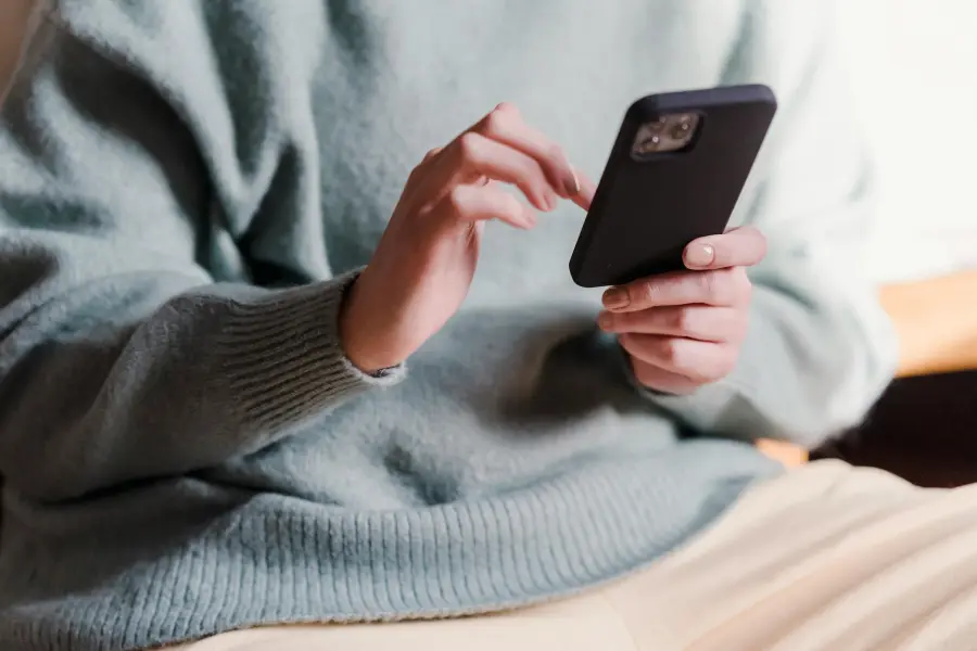 Truffa SMS sulla TARI ad Asti, falso avviso sui pagamenti