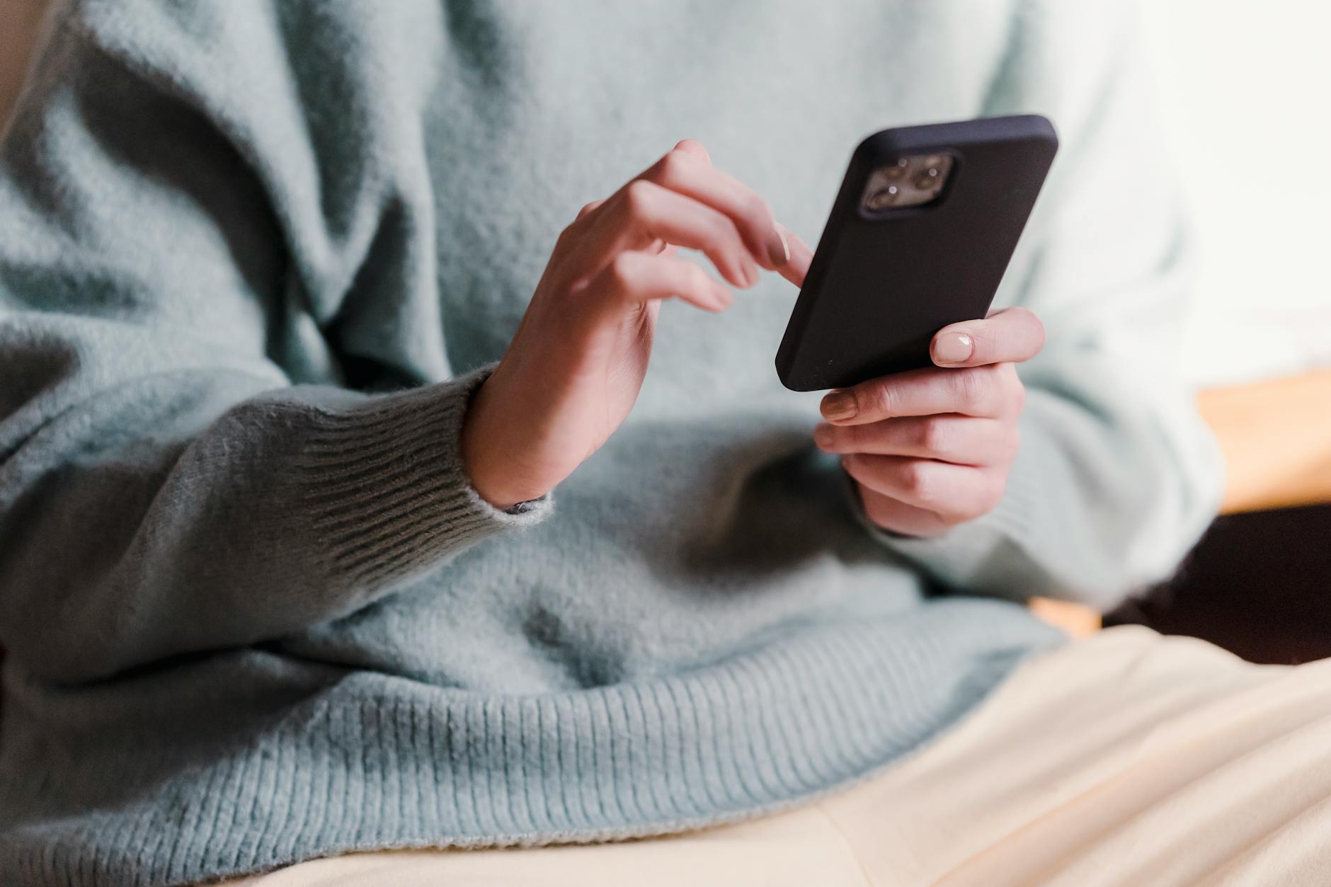 Truffa SMS sulla TARI ad Asti, falso avviso sui pagamenti