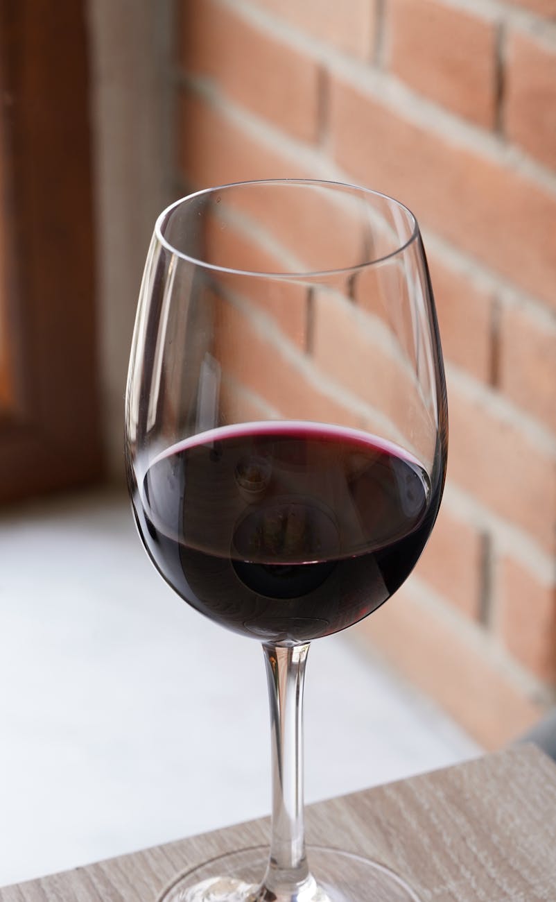 La Barbera d’Asti DOCG e la Nizza DOCG: guida al vino rosso simbolo del Monferrato astigiano
